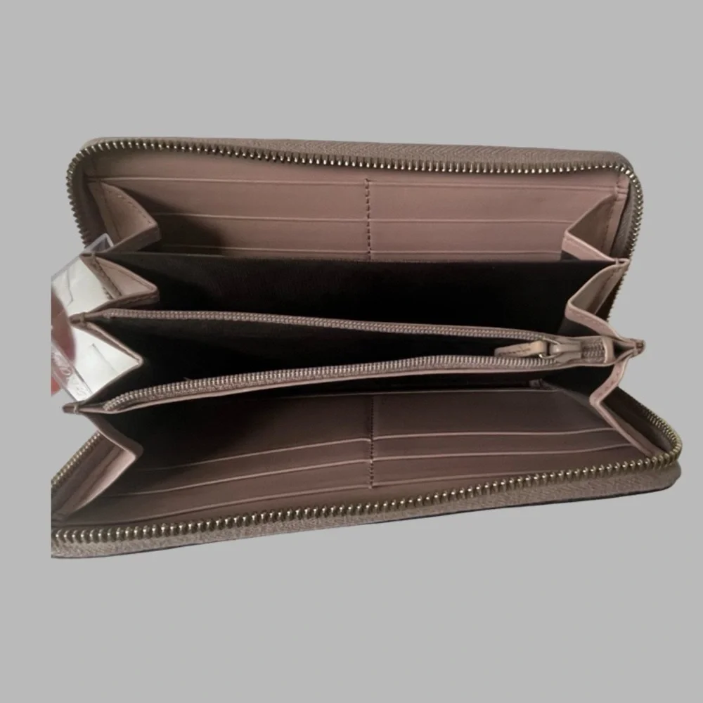 Gucci Pink Embossed Wallet